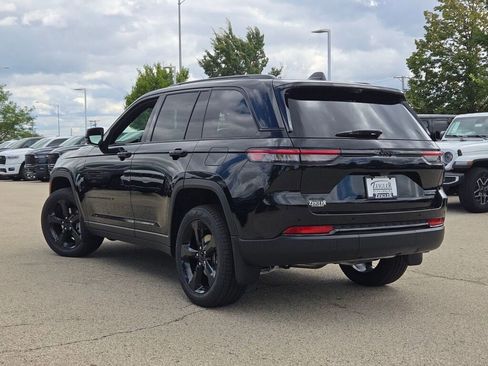 New 2025 Jeep Grand Cherokee Limited w/ Luxury Tech Group II image 15