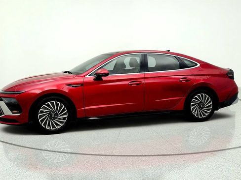 Used 2025 Hyundai Sonata Limited FWD image 8