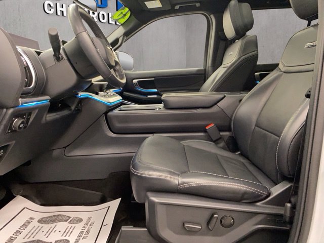 Used 2026 Ford Expedition Platinum w/ Stealth Appearance Package AWD/4WD image 8