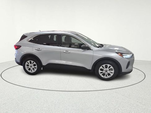 Used 2023 Ford Escape Active image 8