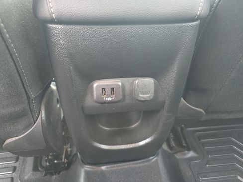 Used 2022 Chevrolet Colorado LT w/ LT Convenience Package image 16