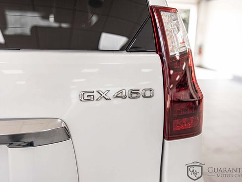 Used 2020 Lexus GX 460 Luxury w/ Luxury Sport Package AWD/4WD image 14
