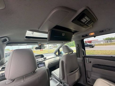 Used 2016 Honda Odyssey Touring Elite image 19