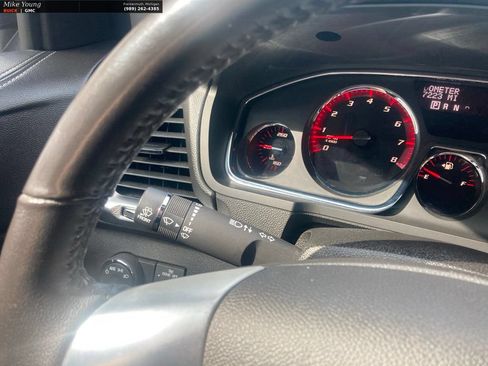 Used 2014 GMC Acadia SLE FWD image 24