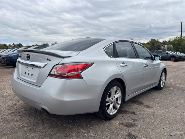 Used 2015 Nissan Altima 2.5 SL w/ Technology Package FWD image 5