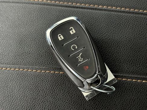 Used 2018 Chevrolet Traverse LT w/ LPO, Cargo Package image 39