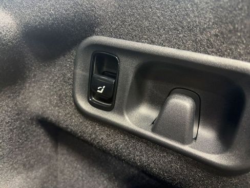 Used 2025 Mercedes-Benz C 43 AMG 4MATIC Sedan image 33