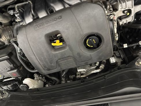 Used 2021 Kia Seltos S FWD image 37