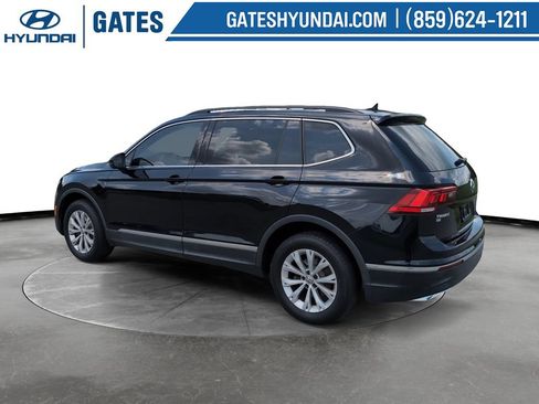 Used 2018 Volkswagen Tiguan SE w/ Panoramic Sunroof Package AWD/4WD image 7
