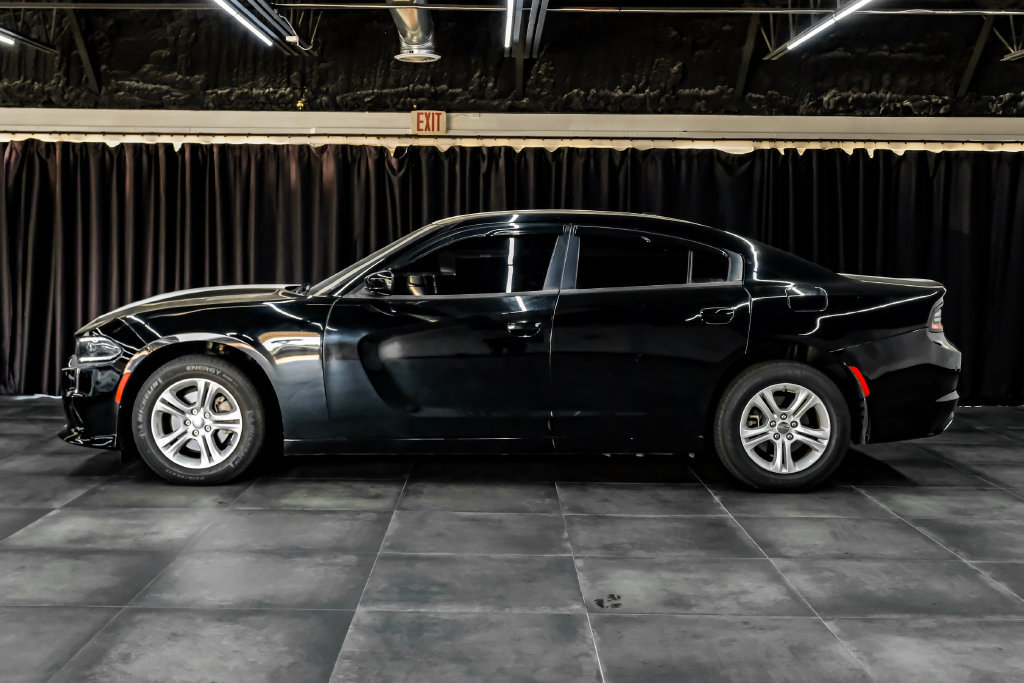 Used 2022 Dodge Charger SXT RWD image 11