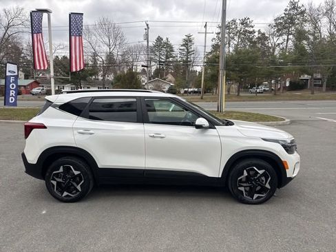 Used 2024 Kia Seltos EX image 5