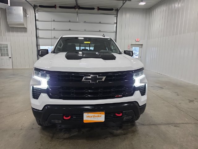Used 2022 Chevrolet Silverado 1500 LT Trail Boss w/ Convenience Package II AWD/4WD image 3