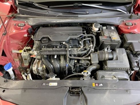 Used 2024 Hyundai Elantra SEL FWD image 19