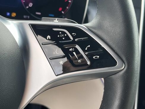 Certified 2025 Mercedes-Benz GLC 300 image 39