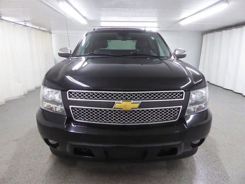 Used 2013 Chevrolet Avalanche LTZ image 2