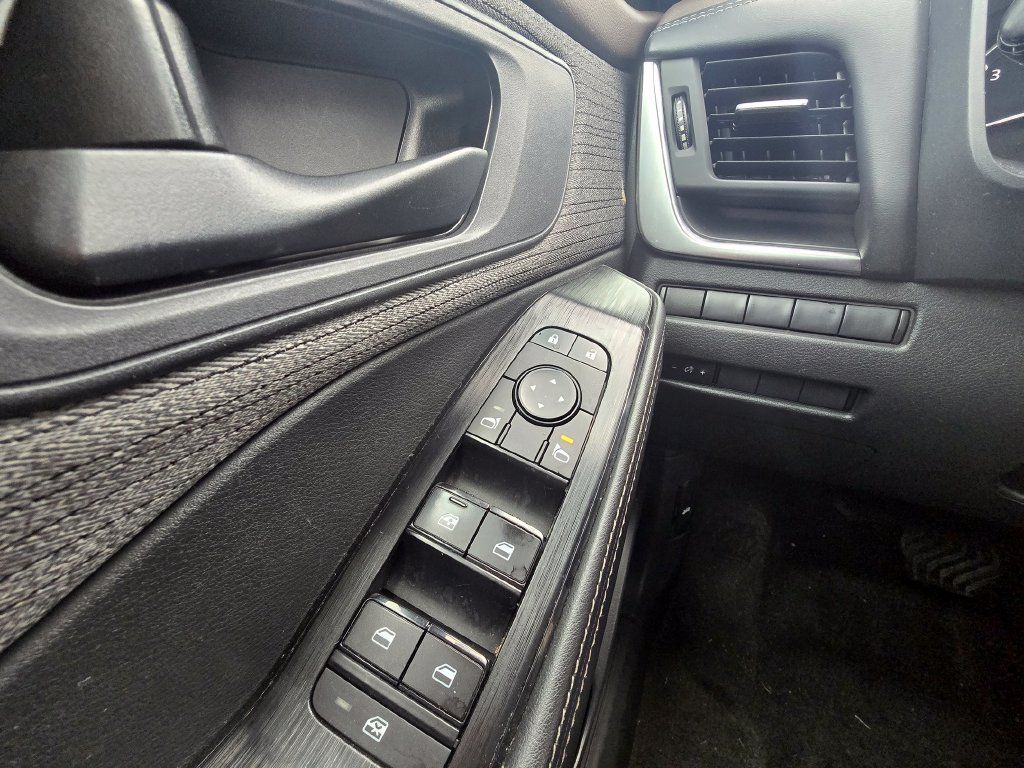 Used 2021 Nissan Rogue S AWD/4WD image 19