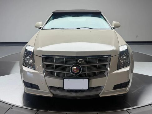 Used 2010 Cadillac CTS Luxury RWD image 3