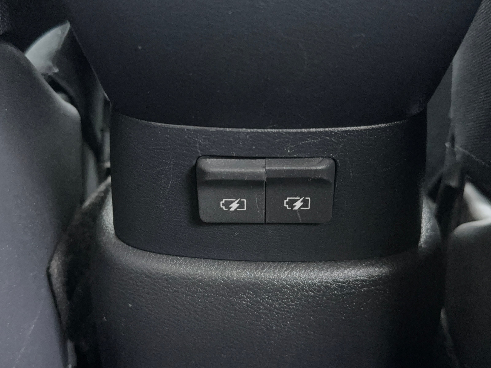 Used 2023 Nissan Kicks S FWD image 40