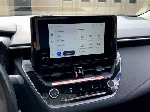 Used 2025 Toyota Corolla LE FWD image 7