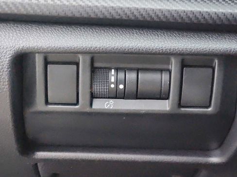 Used 2024 Subaru Crosstrek 2.0i Premium image 25