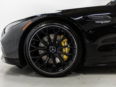 Used 2022 Mercedes-Benz SL 55 AMG 4MATIC w/ Driver Assistance Package image 36