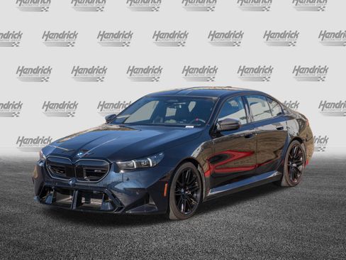 Used 2025 BMW M5 image 6