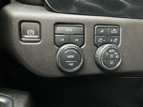 Used 2024 Chevrolet Silverado 1500 LTZ image 23