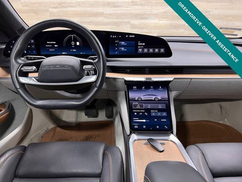 Used 2023 Lucid Air Touring image 2