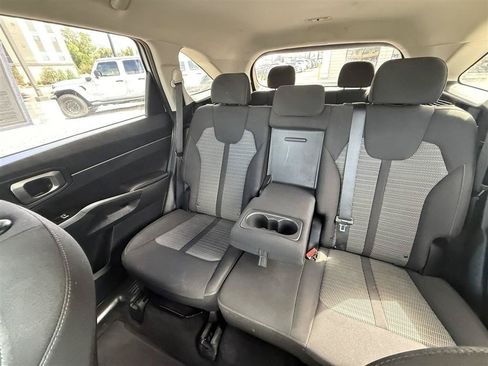 Used 2022 Kia Sorento LX AWD/4WD image 33