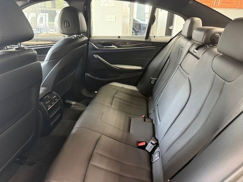 Used 2018 BMW 530i RWD image 19