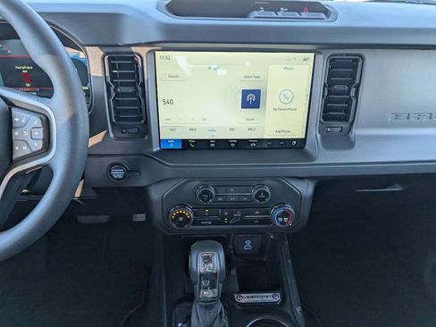 Used 2025 Ford Bronco 4-Door AWD/4WD image 13