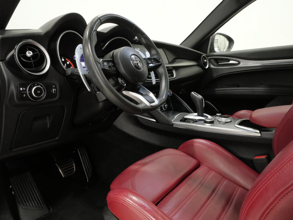Used 2023 Alfa Romeo Stelvio Veloce AWD/4WD image 11