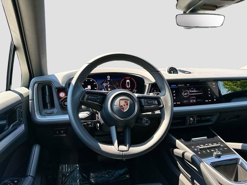 Certified 2026 Porsche Cayenne Coupe AWD/4WD image 25