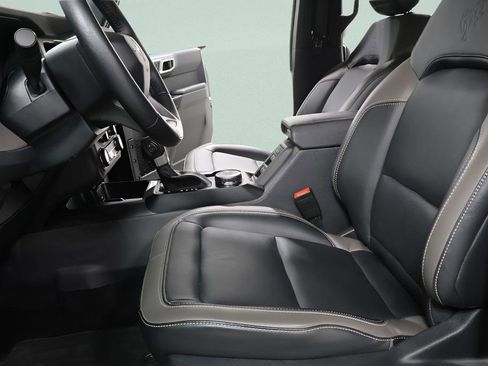 Used 2025 Ford Bronco Outer Banks AWD/4WD image 23