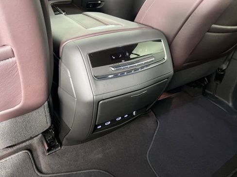 Certified 2024 Cadillac Escalade ESV Sport Platinum image 22