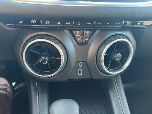 Used 2025 Chevrolet Blazer LT image 19