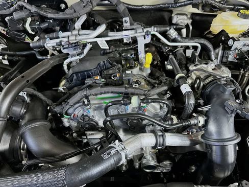 New 2025 Ford Bronco Base image 8