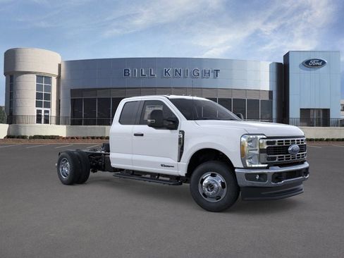 New 2026 Ford F350 XLT w/ XLT Value Package AWD/4WD image 1
