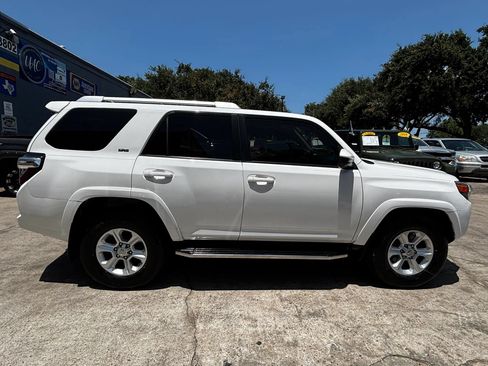 Used 2018 Toyota 4Runner SR5 RWD image 8