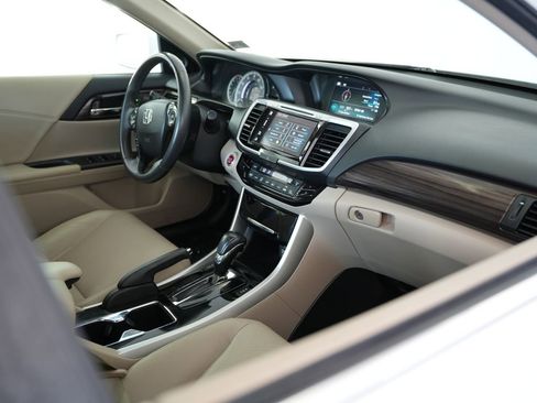 Used 2016 Honda Accord EX-L image 57
