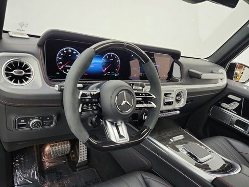 Used 2025 Mercedes-Benz G 63 AMG 4MATIC image 9