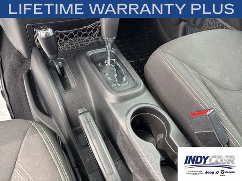 Used 2016 Jeep Wrangler Unlimited Sahara w/ Connectivity Group AWD/4WD image 20