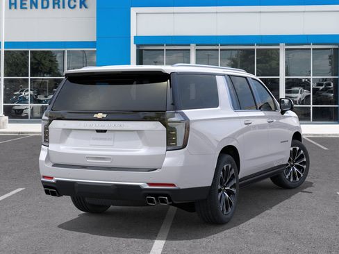 New 2025 Chevrolet Suburban High Country image 6