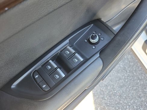 Used 2020 Audi Q5 Premium Plus w/ Premium Plus Package image 24