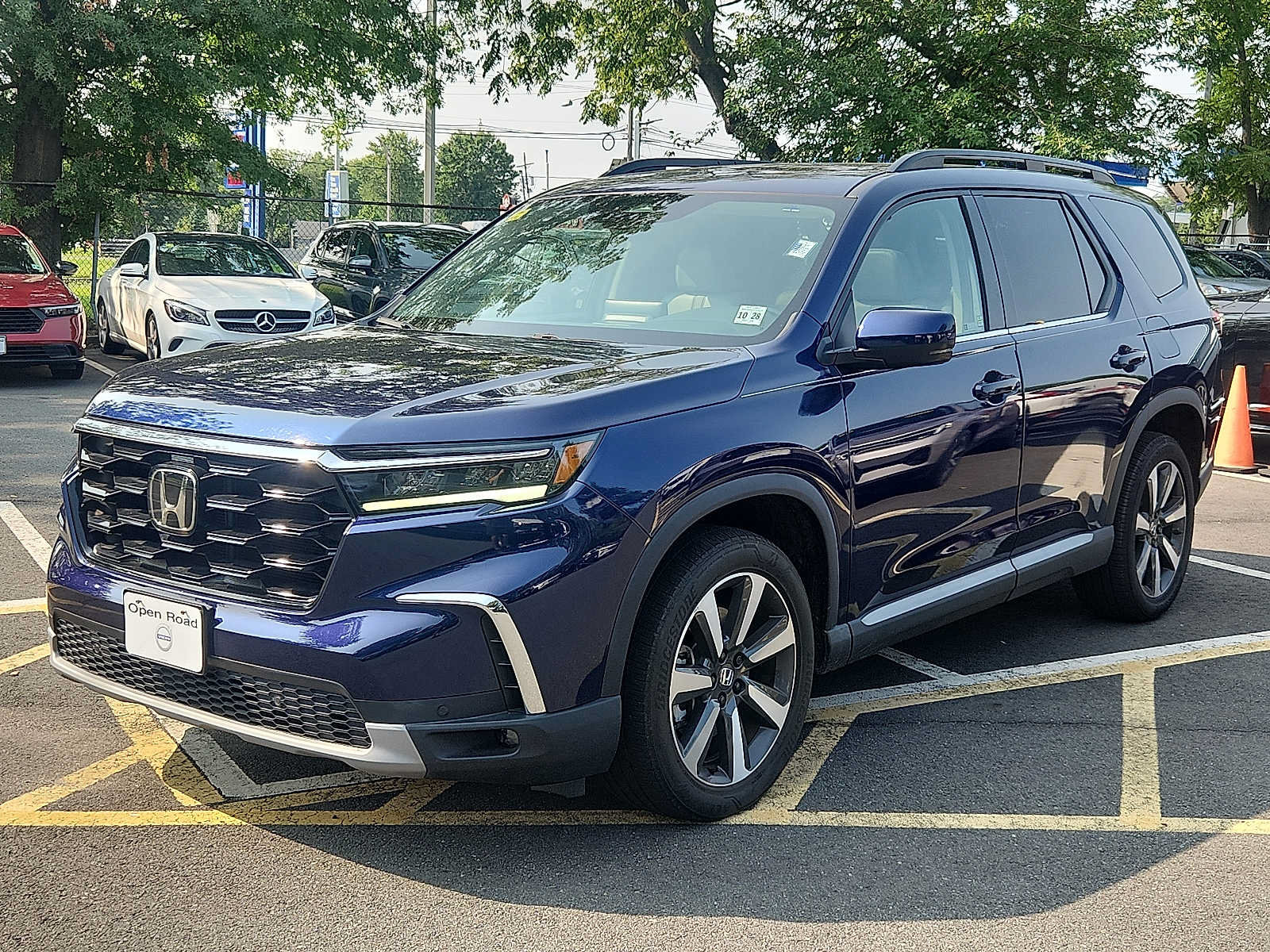 Used 2024 Honda Pilot Touring image 3