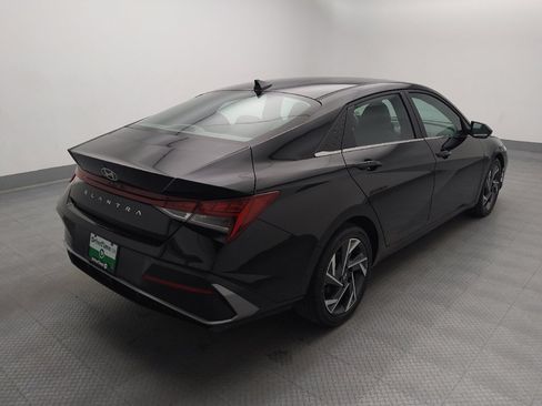 Used 2025 Hyundai Elantra SEL FWD image 9