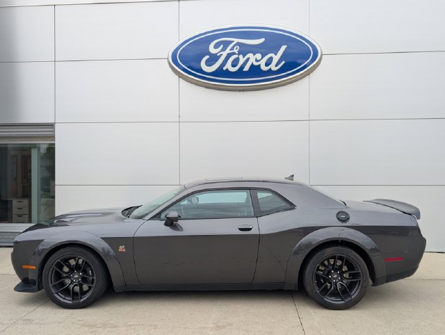 Used 2022 Dodge Challenger R/T Scat Pack RWD image 3