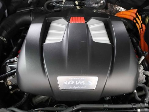 Used 2017 Porsche Cayenne S Platinum image 50