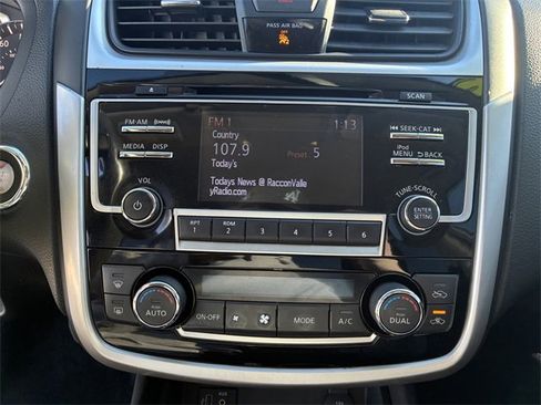 Used 2018 Nissan Altima 2.5 SV image 25