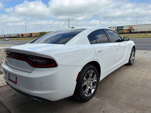 Used 2016 Dodge Charger SE w/ Power Sunroof Group AWD/4WD image 16